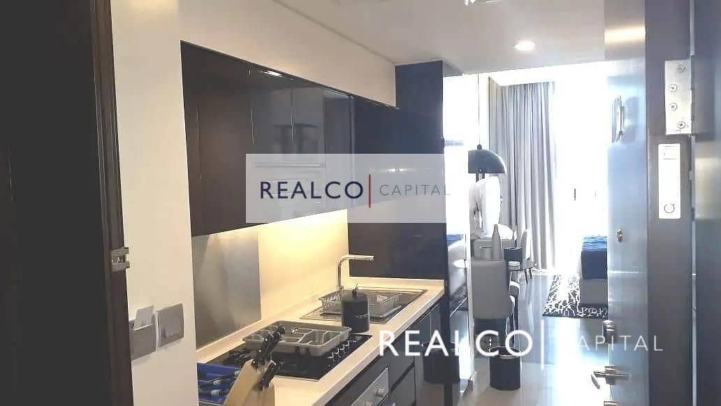 3 POOL VIEW FULLY FURNISHED STUDIO FOR RENT IN DAMAC MAJESTINE BUILDING |