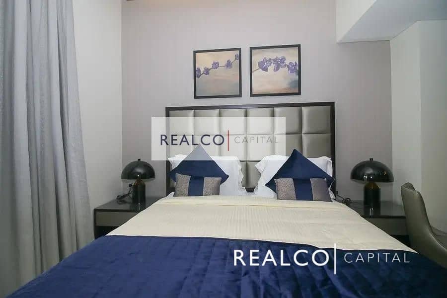 5 POOL VIEW FULLY FURNISHED STUDIO FOR RENT IN DAMAC MAJESTINE BUILDING |