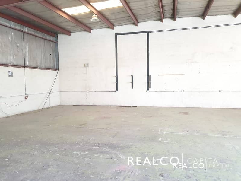 7 Amazing warehouse on Al Asyl Main Road