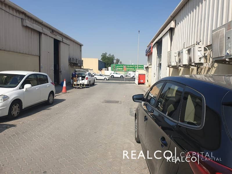 14 Amazing warehouse on Al Asyl Main Road