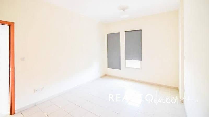 2 1 Bed | Chiller Free | Vacant | Street View