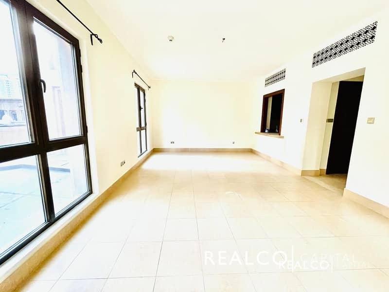 4 | SPECIOUS LAYOUT | CLOSE TO THE POOL | WELL MAINTAINED |