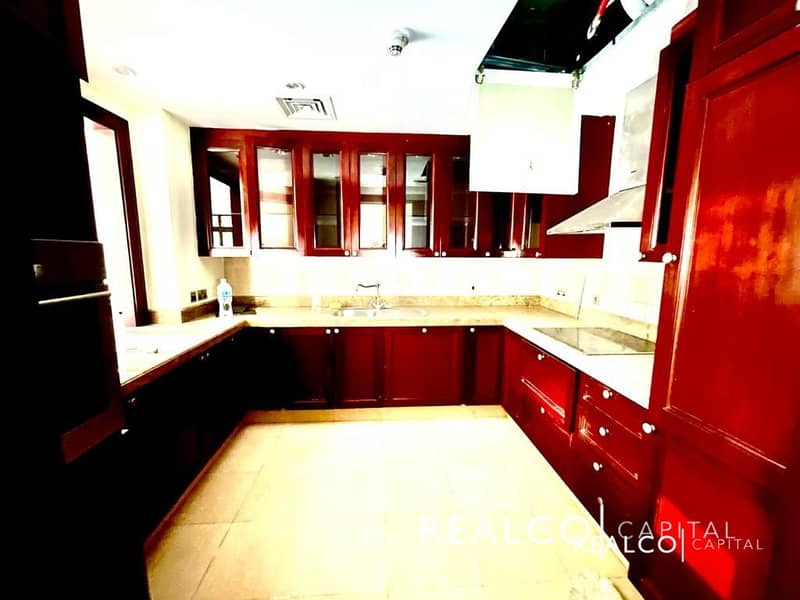 5 | SPECIOUS LAYOUT | CLOSE TO THE POOL | WELL MAINTAINED |