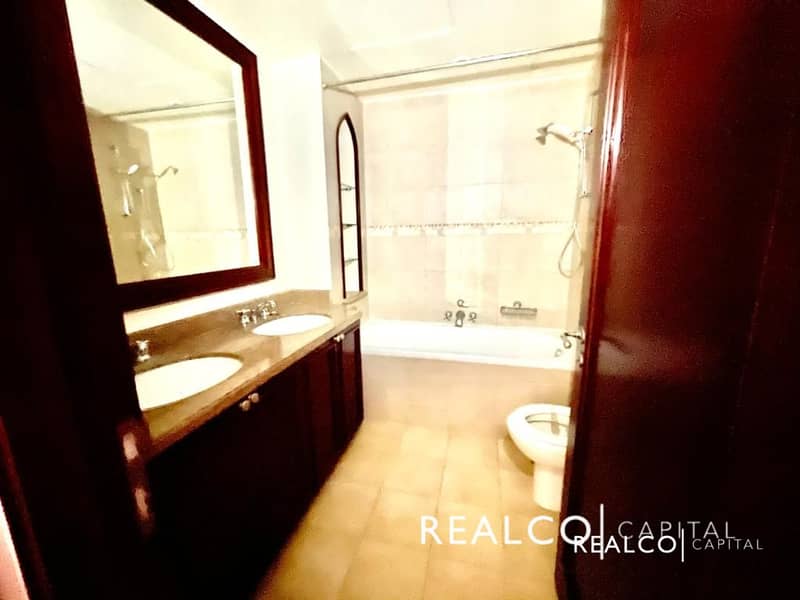 6 | SPECIOUS LAYOUT | CLOSE TO THE POOL | WELL MAINTAINED |