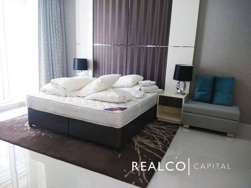 10 Amazing Fully Furnished | 1 Bedroom  | Canal View
