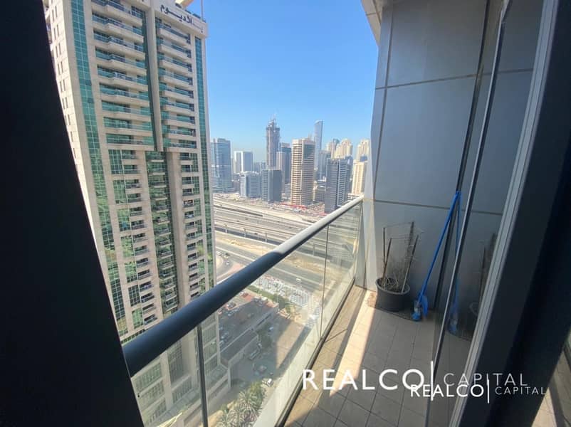 12 1 Bedroom |  Panoramic Lake View | Next to Metro