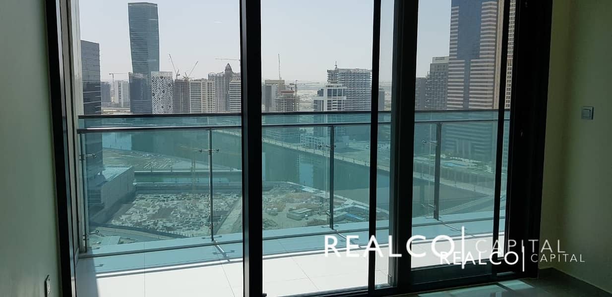 7 Amazing 1 Bedroom | Middle Floor | Canal View | Brand New