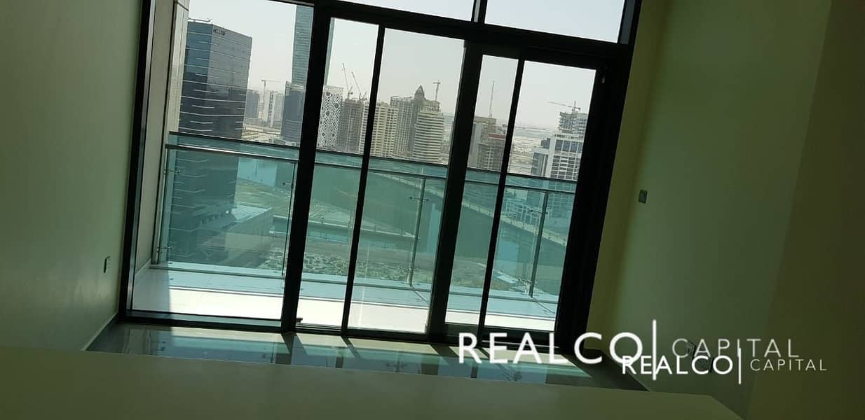 9 Amazing 1 Bedroom | Middle Floor | Canal View | Brand New