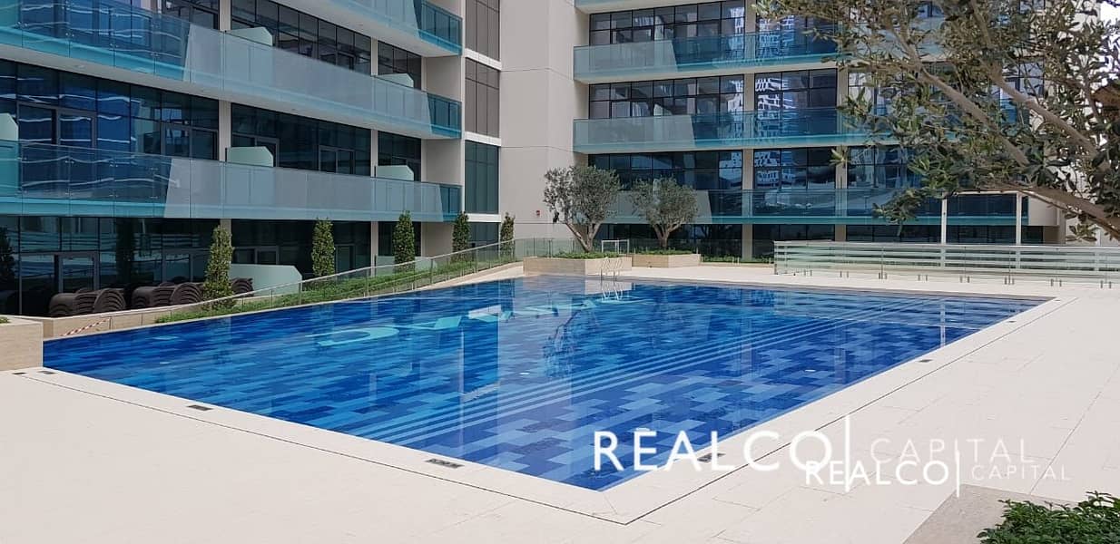 11 Amazing 1 Bedroom | Middle Floor | Canal View | Brand New