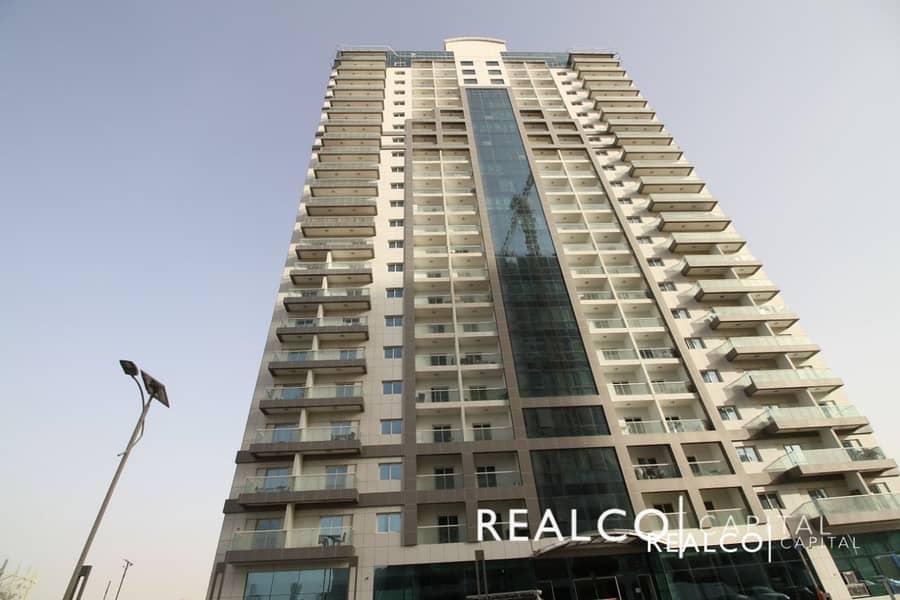 شقة في المساكن الحمراء،مدينة دبي الرياضية 2 غرف 700000 درهم - 5940483
