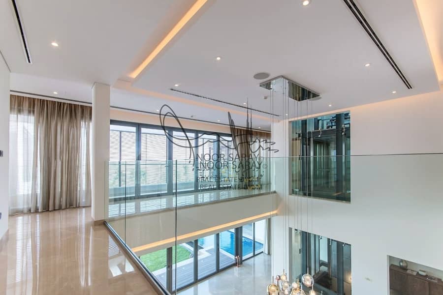 5 4 Bed  exquisitely designed villa : Experience Dubai's standard of fine living