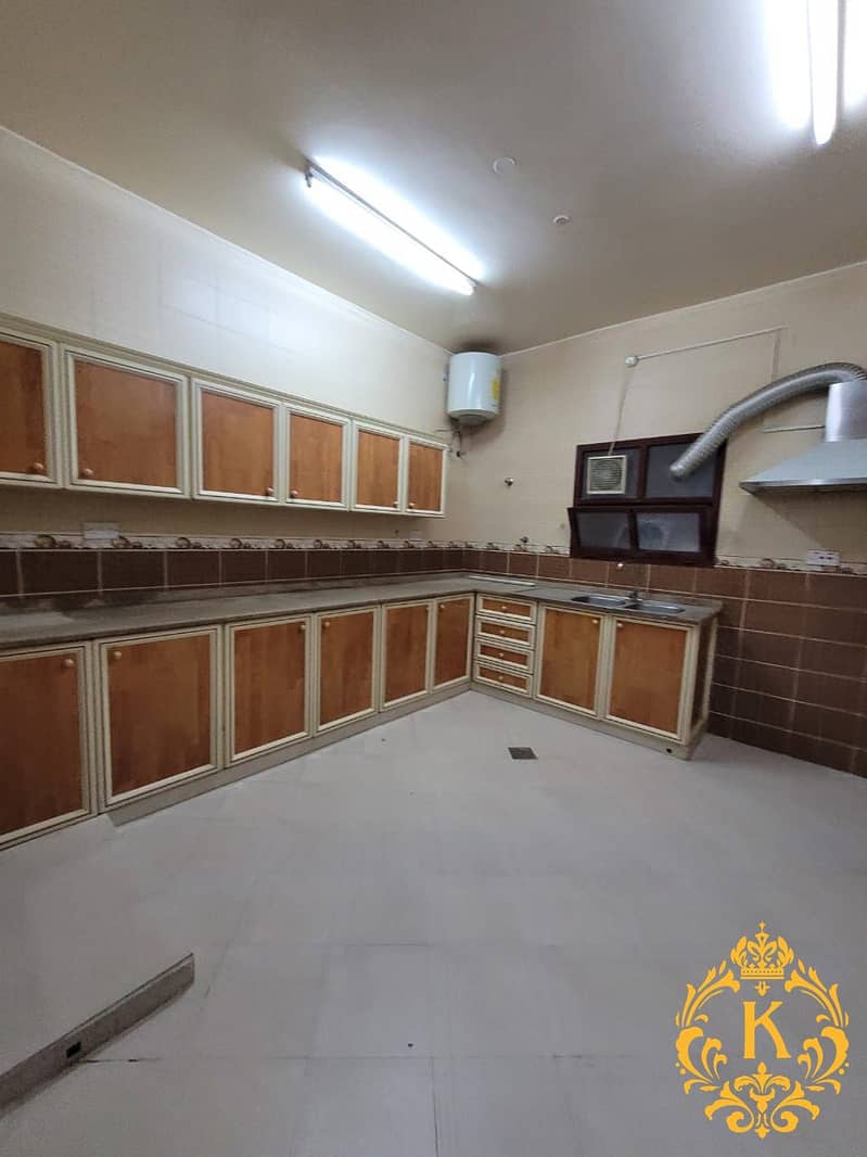 Квартира в Аль Шамха, 3 cпальни, 50000 AED - 5094941