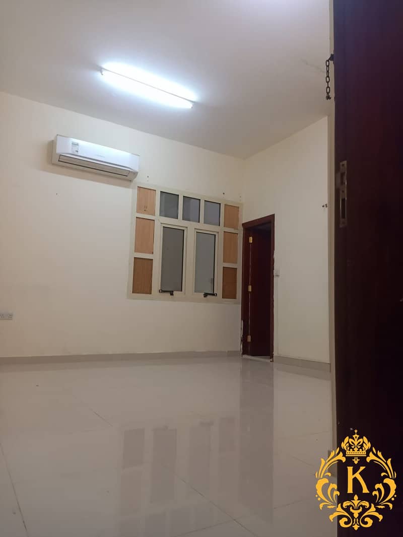 Квартира в Аль Шамха, 2 cпальни, 45000 AED - 5880314