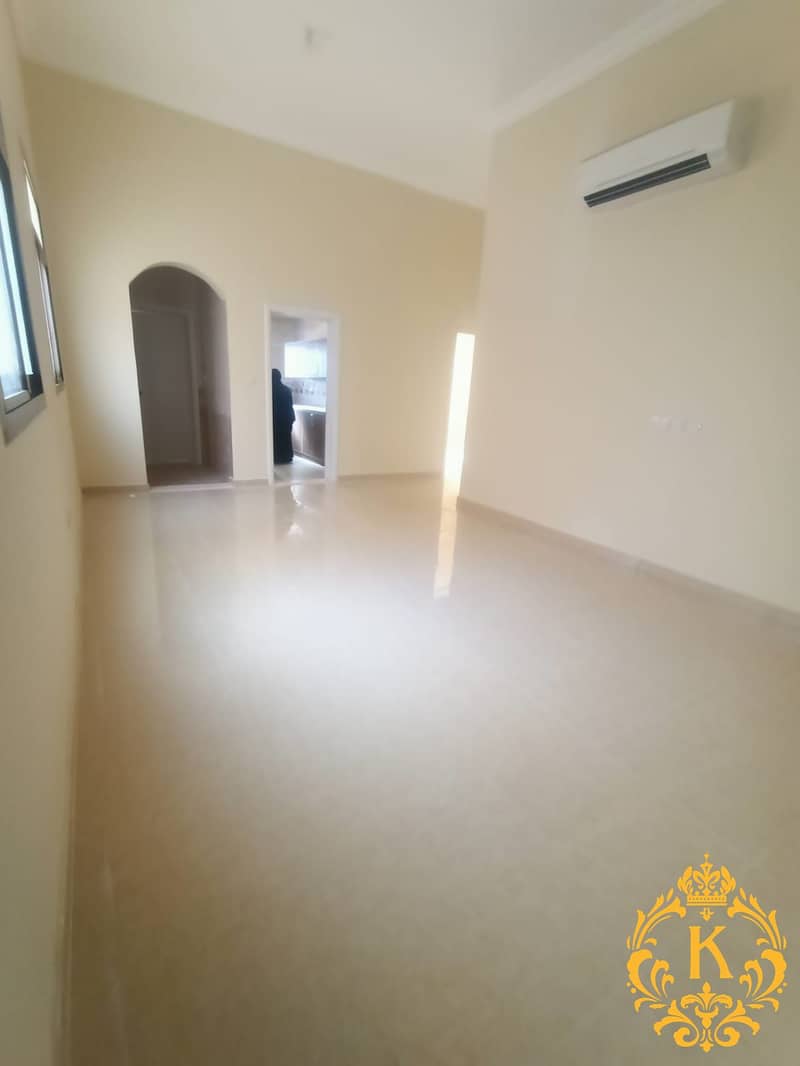 شقة في مدينة الرياض 1 غرفة 28000 درهم - 5892962
