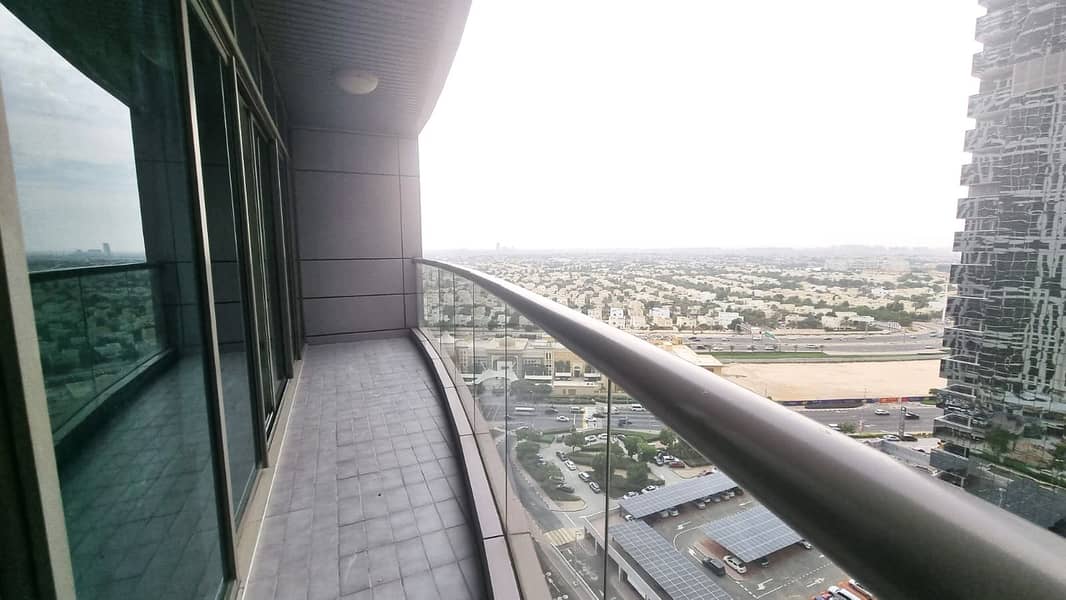 19 Balcony 01. jpg