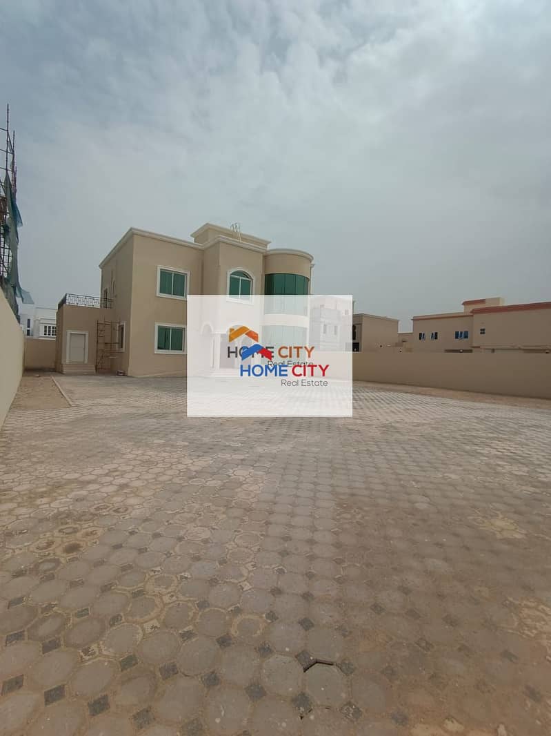 فيلا للإيجار في مدينة الرياض جنوب الشامخة موقع مميز(4 غرفة ماستر) مطلوب 150000 درهم سنوى