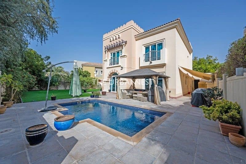 EXCLUSIVE LISTING | Delightful C1 With Pool EXCLUSIVE LISTING | Delightful C1 With Pool