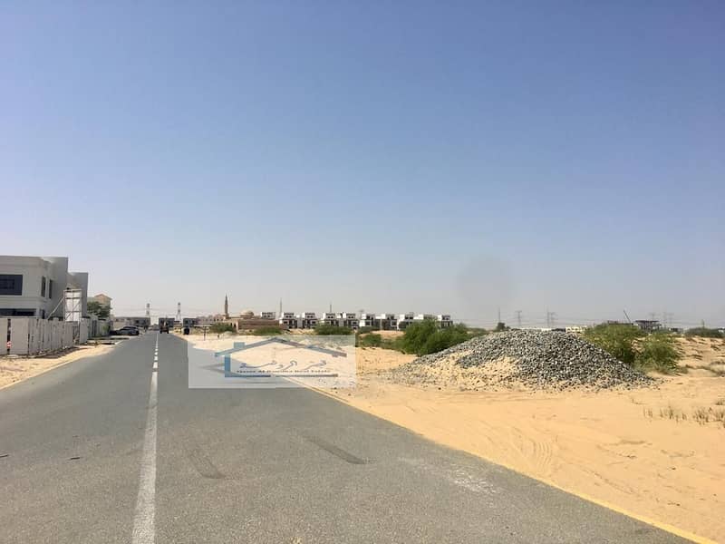 位于或诗街区 的住宅地块 620000 AED - 6139816