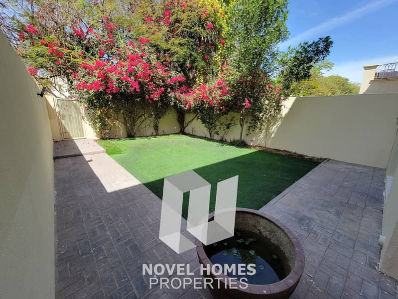 Immaculate Single Row|On Park and Pool|4M|Vacant Immaculate Single Row|On Park and Pool|4M|Vacant