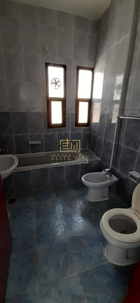 5 Well maintained 3 bhk Villa!