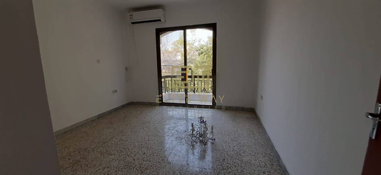 18 Well maintained 3 bhk Villa!