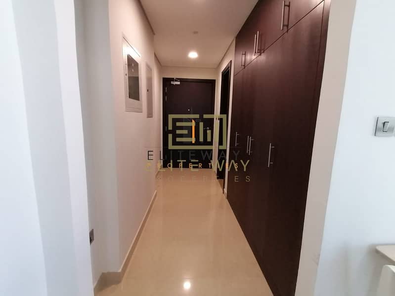 6 A Well Maintained & Furnished Studio