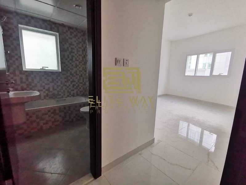 10 spacious brand new 1-Bedroom with parking !!!!