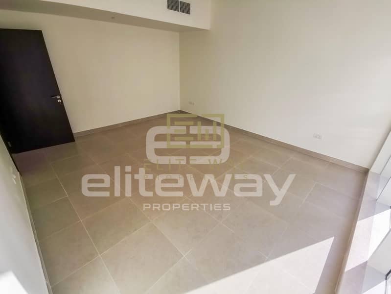 Luxurious apartment in a new building on Sheikh Khalifa Street