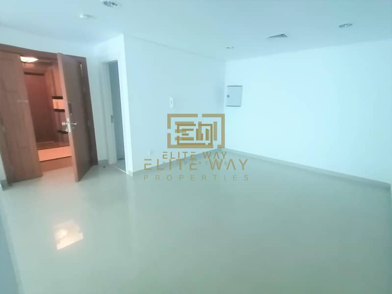 Spacious Two Bedrooms With Full Amenities