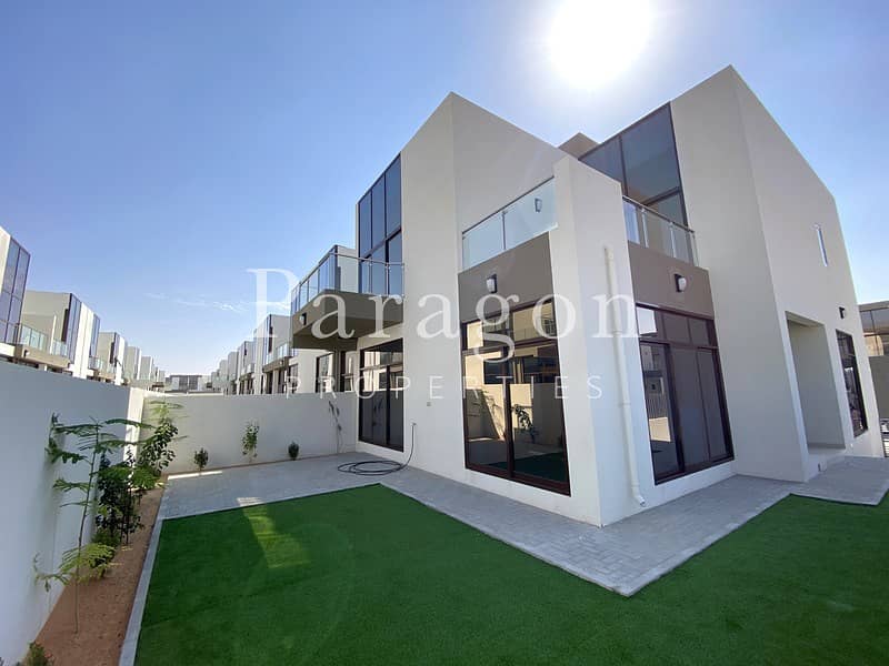 Corner Unit | Landscaped | Ready to Move Corner Unit | Landscaped | Ready to Move
