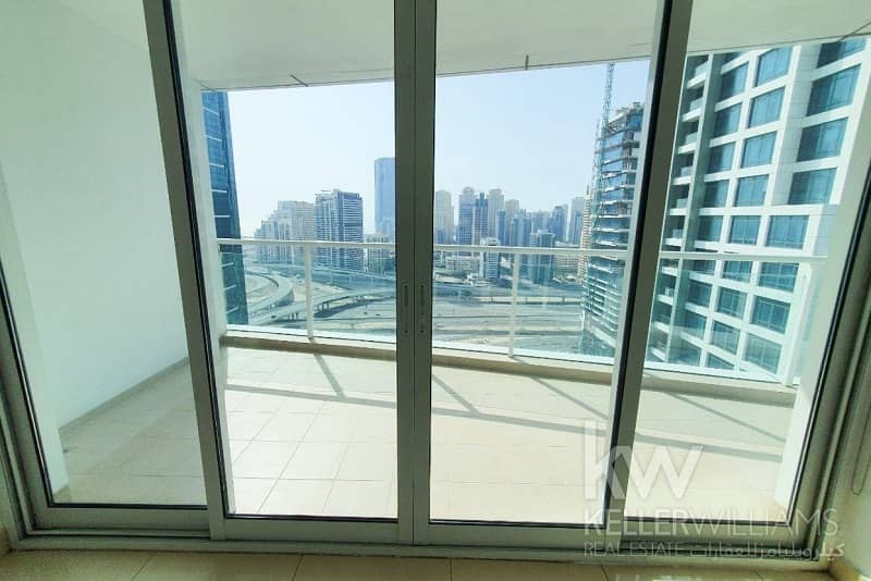 5 Lake view Corner unit High Floor Flexible move in