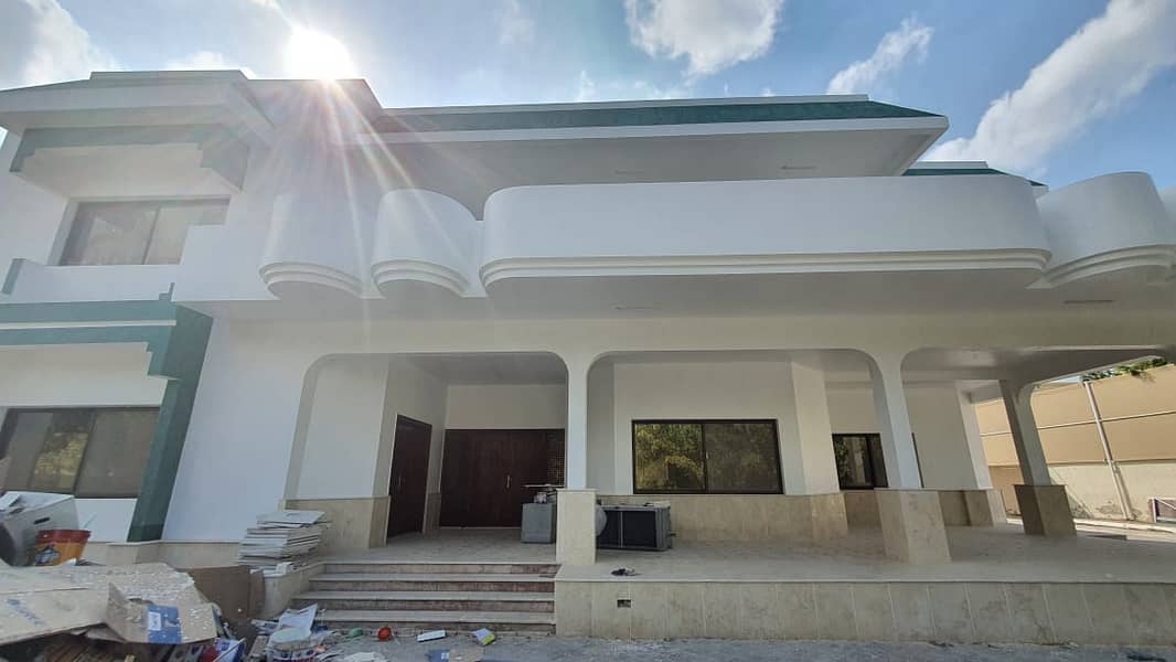 For rent, a large, luxurious, new maintenance villa in Al-Mushairef on two streets