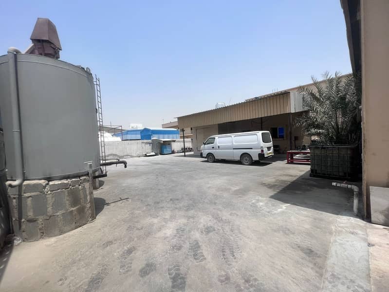 ساحة 3500 قدم مربع مع مبنى مكتبي في منطقة الجرف الصناعية بعجمان ساحة 3500 قدم مربع مع مبنى مكتبي في منطقة الجرف الصناعية بعجمان