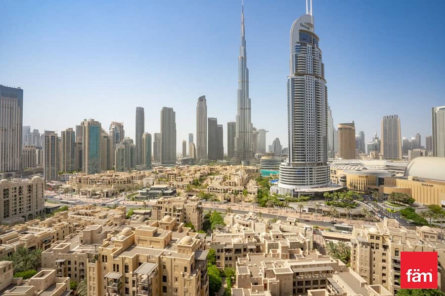 Amazing view of Burj Khalifa and Fountains