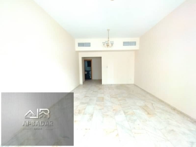 Hot offer //20 days free// spacious 3 BHK With Made Room