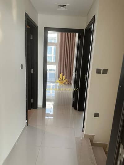 3 BR || Middle Unit || Back-to-Back || Rented   || Hot Deal