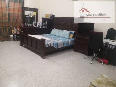 Hot Deal| Large Rooms| Near Pak School