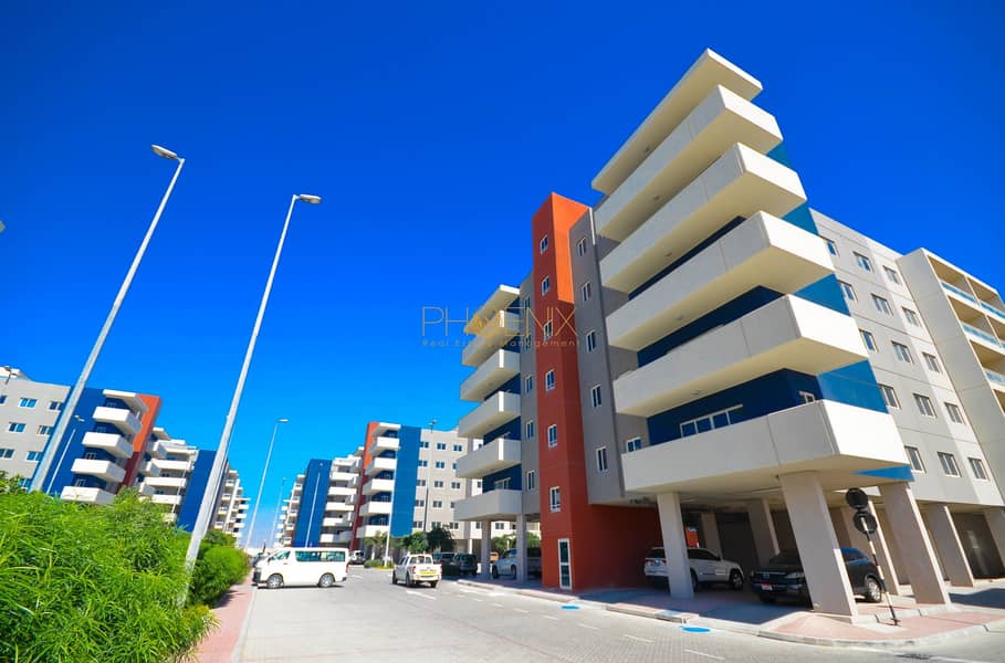 Large 3 BR with Maids and Balcony in Al Reef