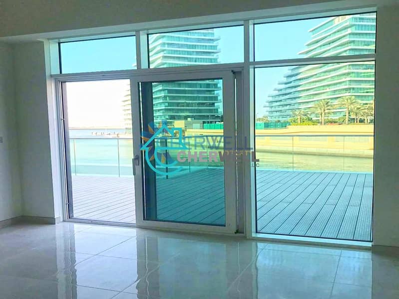 2 Sea View | Luxurious 3BR+M Townhouse | Vacant