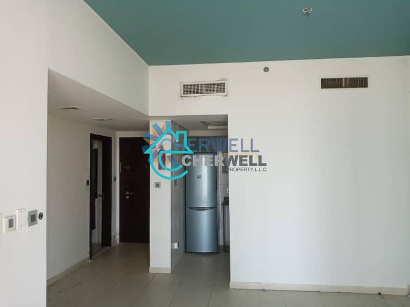 Great Deal | 2 bed Apartment With Balcony