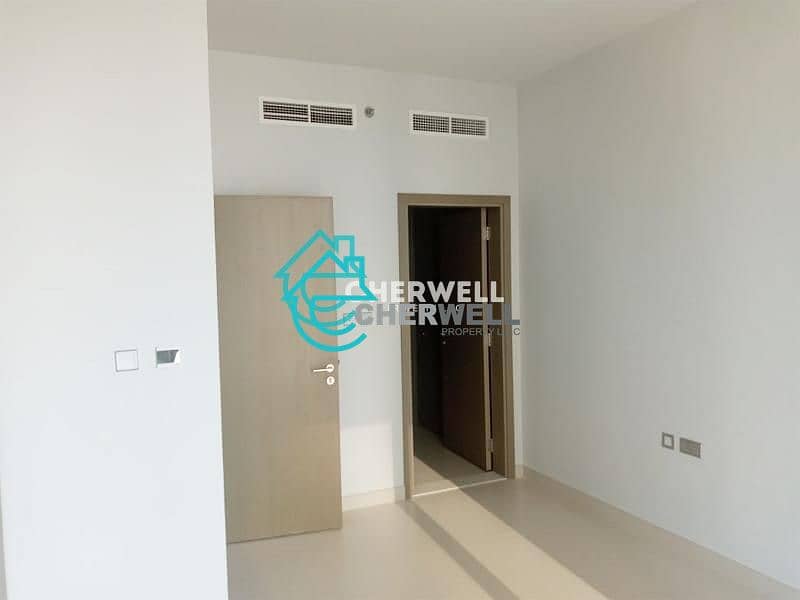 8 Hot Deal | Well Maintained Luxurious Apartment | Vacant Soon