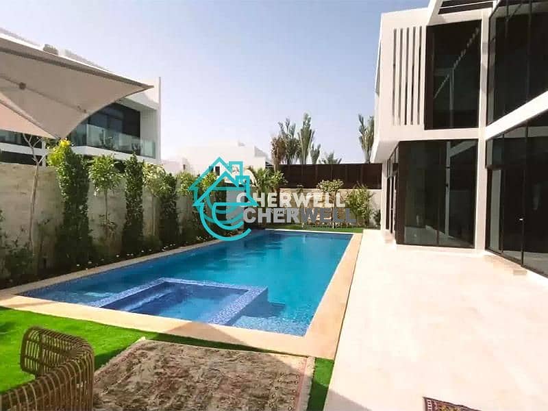 Upgraded 4 BR Villa | Private Pool and Garden