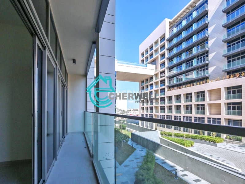 Hot Deal | Luxurious Apartment With Balcony