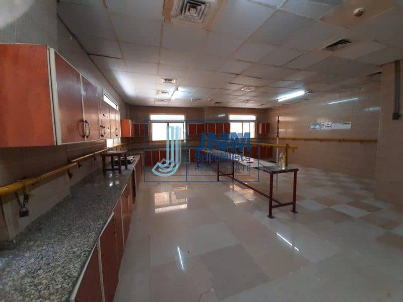 7 full building labourcamp for rent in al quoz