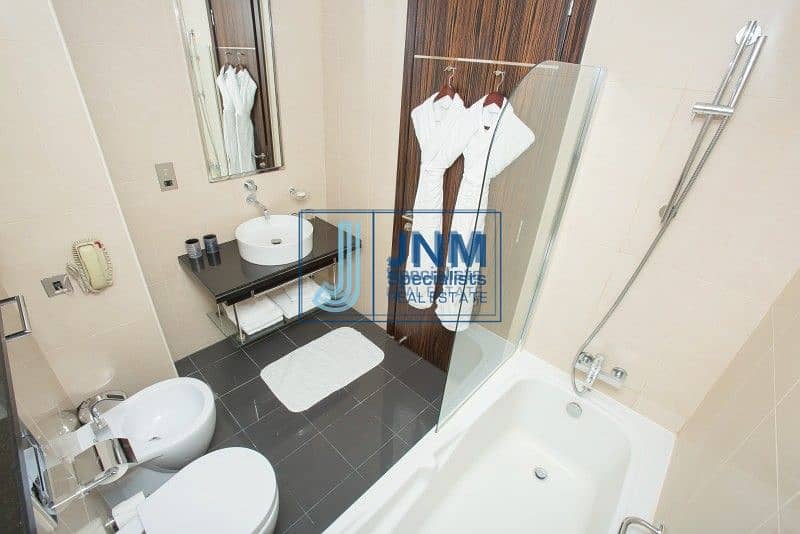 16 Fully Furnished 1 Bed| Lake View|Mid Floor