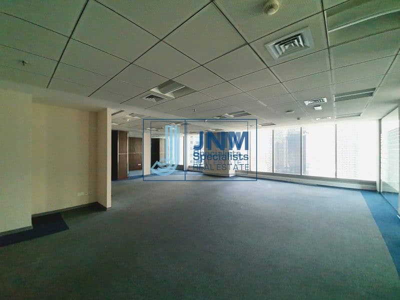 8 Linked offices! Lake view | Near Metro