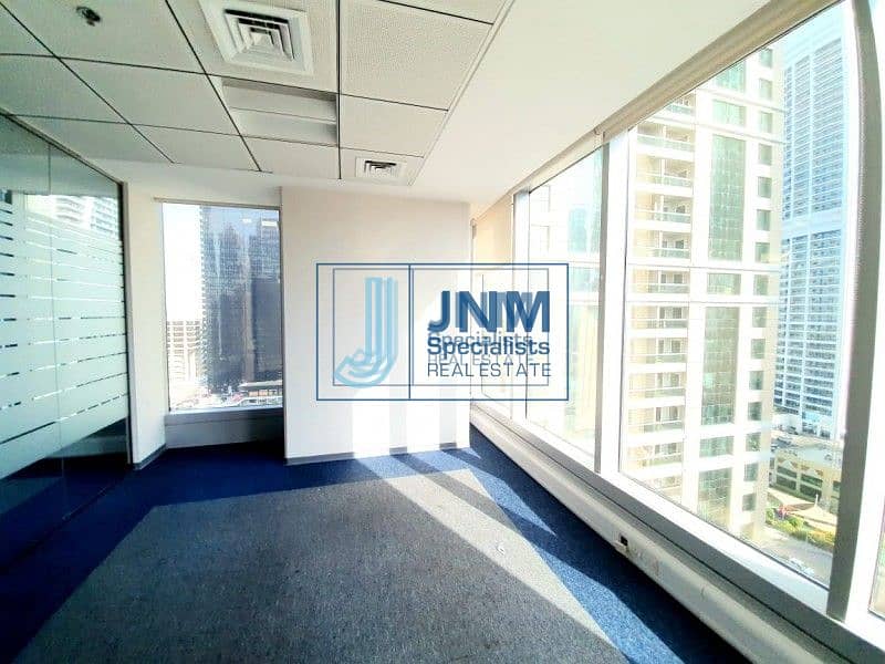 15 Linked offices! Lake view | Near Metro