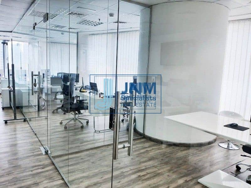 8 Corner Fitted Office | High Floor | Lake View