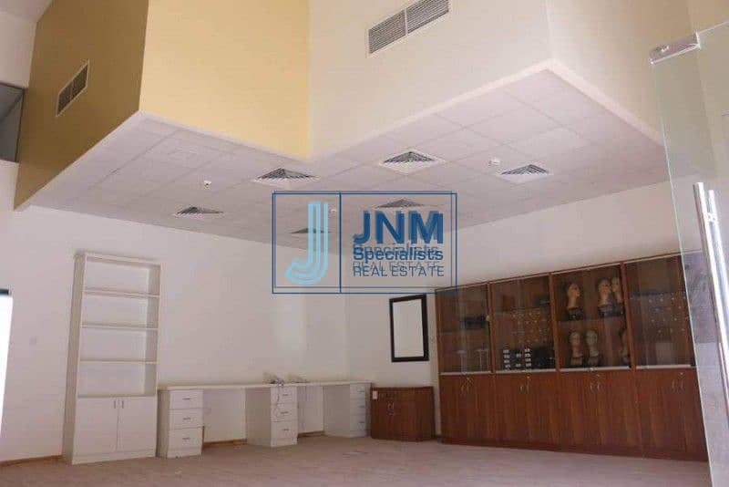 5 Warehouse with Mezzanine in Al Quoz 4 with Offices