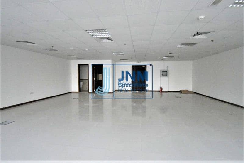 16 Fitted Office Space in Platinum Tower